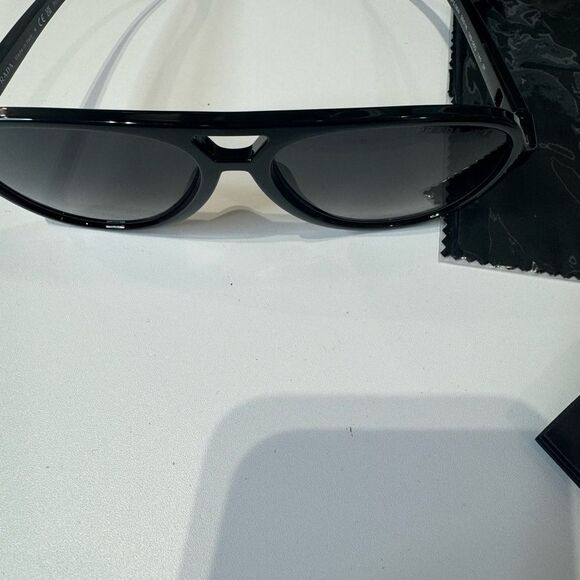 PRADA: LINEA ROSSA PILOT SUNGLASSES - Picture 7 of 8